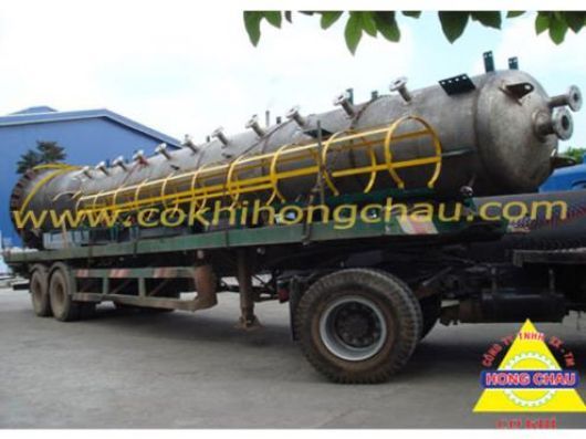 The process of transporting the refinery tower